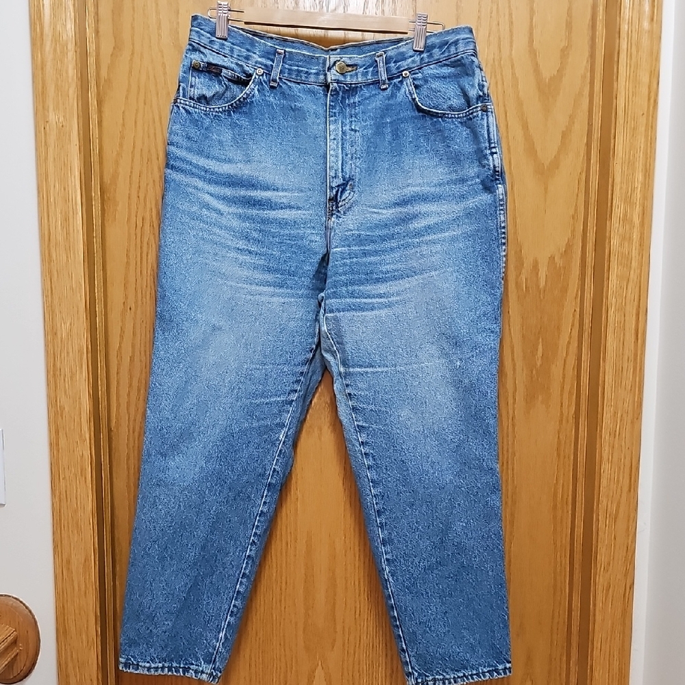 Chic Blue Relaxed Jeans with Vintage Appeal